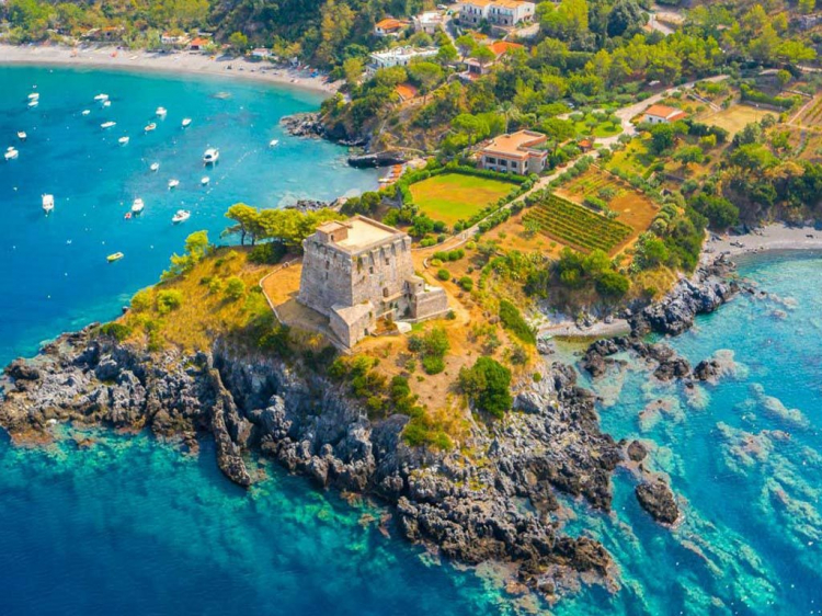 SAN NICOLA ARCELLA TORRE CRAWFORD E L'ARCOMAGNO